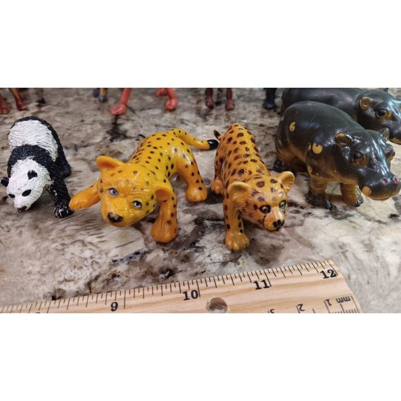 Lot Of 27 Animal Figurine Toys African Cel Hippo Zebra Pig Giraffe And More - Picture 11 of 16
